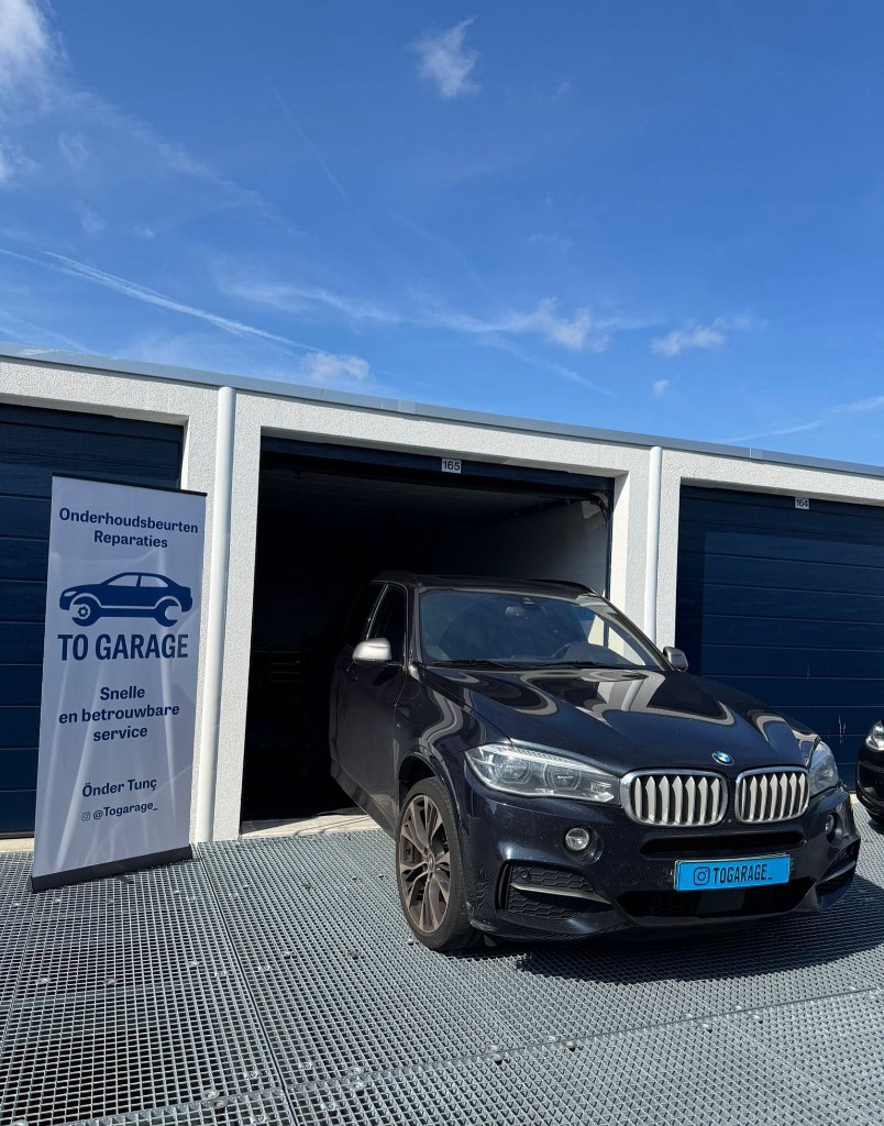 BMW X5 voor de werkplaats van TO GARAGE